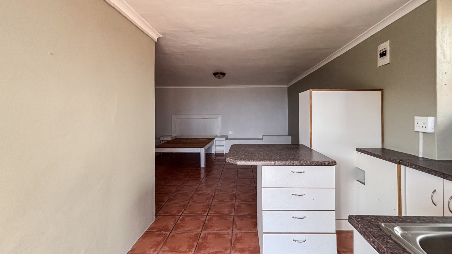 To Let 7 Bedroom Property for Rent in Myburgh Park Western Cape